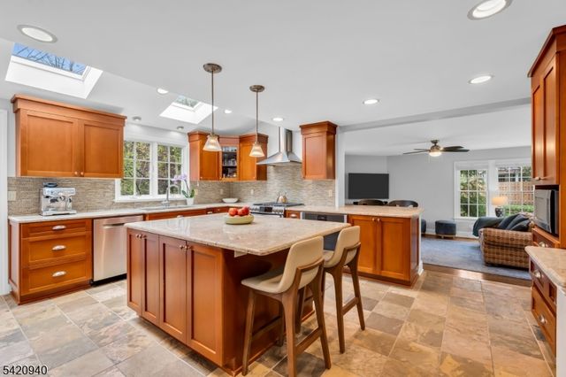 14 John Street, Chatham Boro, NJ 07928