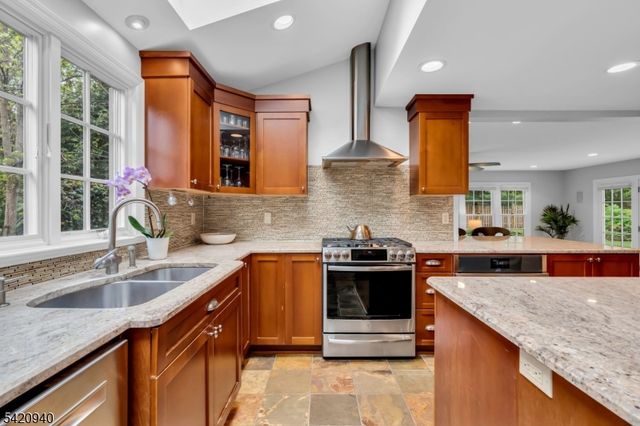 14 John Street, Chatham Boro, NJ 07928