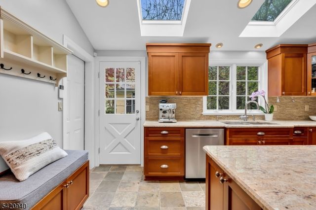 14 John Street, Chatham Boro, NJ 07928