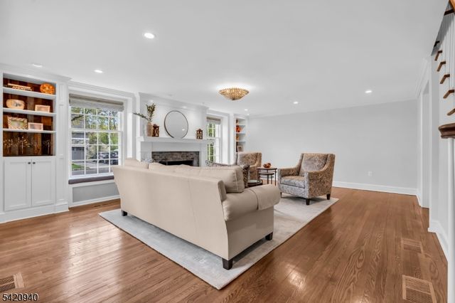 14 John Street, Chatham Boro, NJ 07928