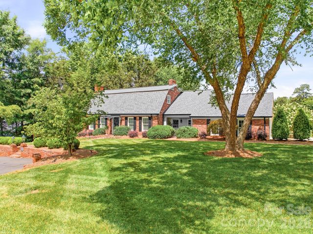3115 Oakmont Road, Statesville, NC 28625