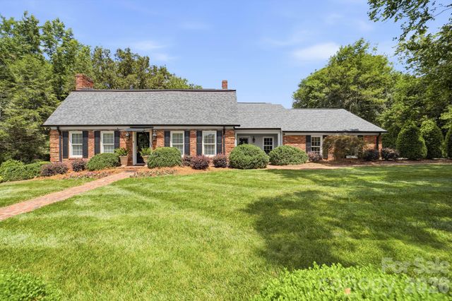 3115 Oakmont Road, Statesville, NC 28625