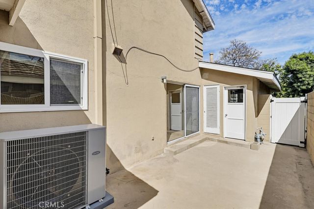 3531 Julian Avenue, Long Beach, CA 90808