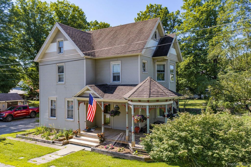 8 Chapel Street, Jeffersonville, NY 12748