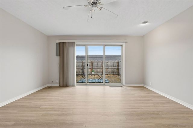 130 Jamestown Ct, Scott Twp, PA 15216