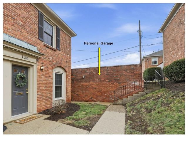 130 Jamestown Ct, Scott Twp, PA 15216