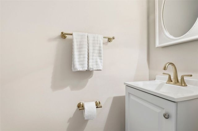 130 Jamestown Ct, Scott Twp, PA 15216