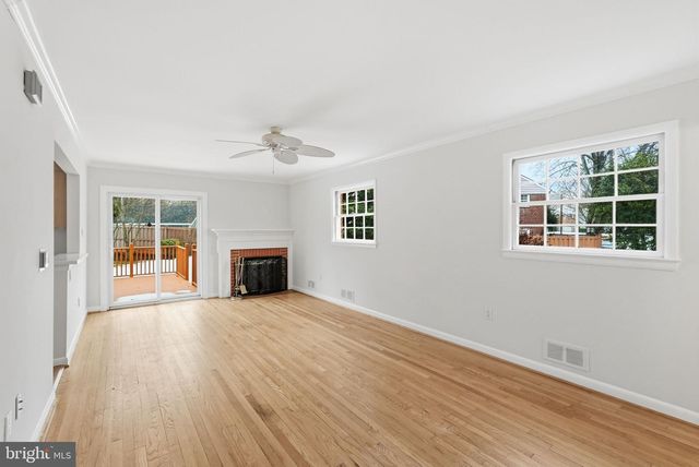 9901 FERNWOOD RD, Bethesda, MD 20817