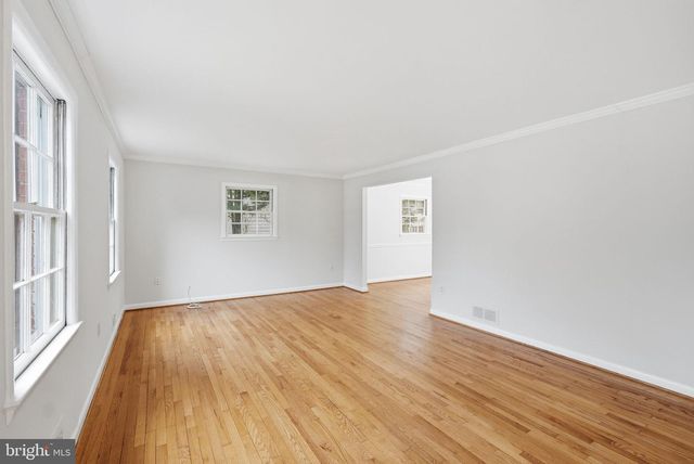 9901 FERNWOOD RD, Bethesda, MD 20817