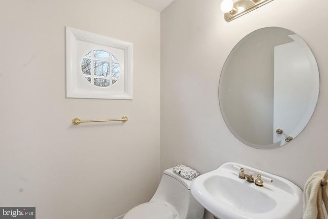 9901 FERNWOOD RD, Bethesda, MD 20817