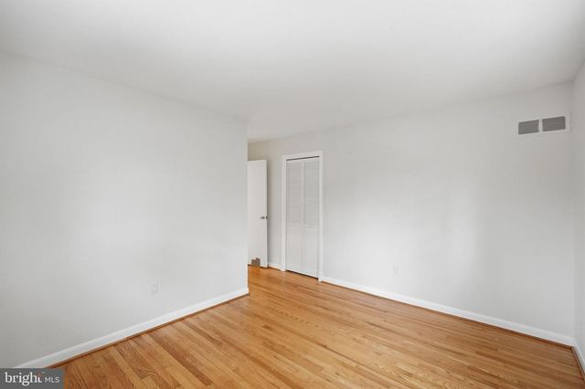 9901 FERNWOOD RD, Bethesda, MD 20817