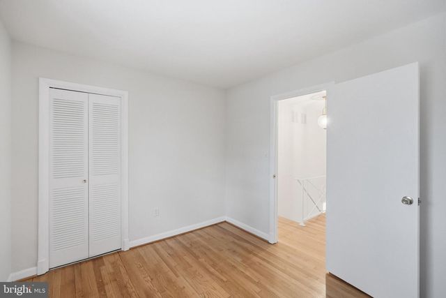 9901 FERNWOOD RD, Bethesda, MD 20817