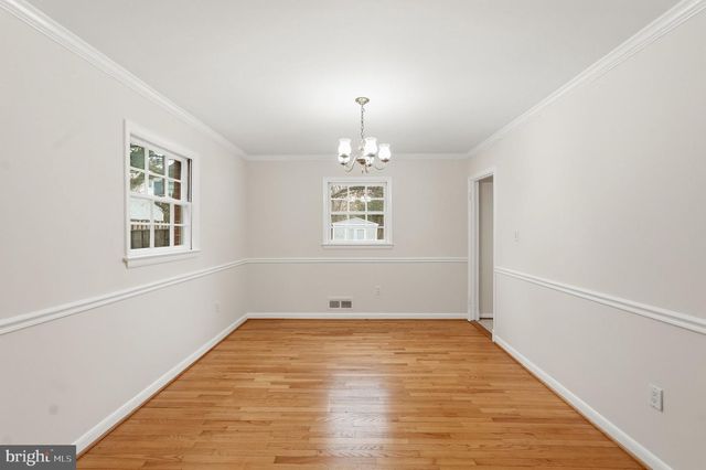 9901 FERNWOOD RD, Bethesda, MD 20817