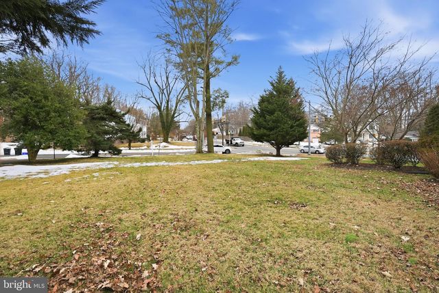 9901 FERNWOOD RD, Bethesda, MD 20817