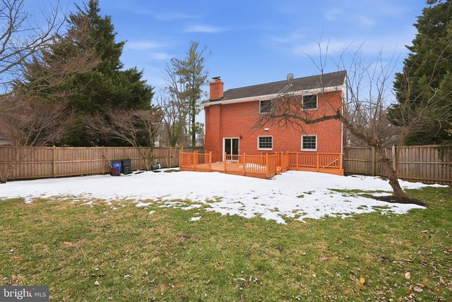 9901 FERNWOOD RD, Bethesda, MD 20817