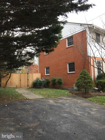 9901 FERNWOOD RD, Bethesda, MD 20817