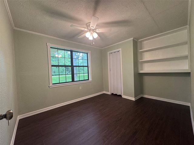 141 Hogan, Livingston, TX 77351