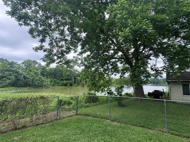 141 Hogan, Livingston, TX 77351