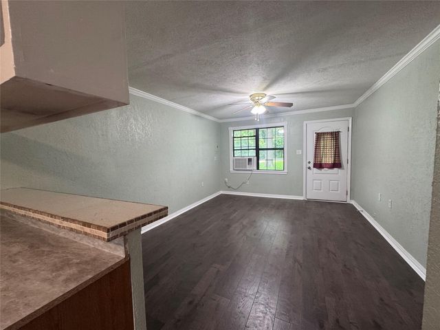 141 Hogan, Livingston, TX 77351