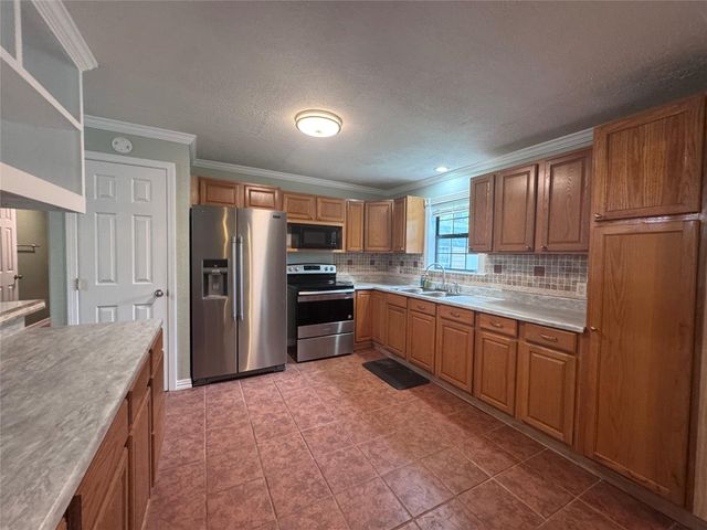 141 Hogan, Livingston, TX 77351