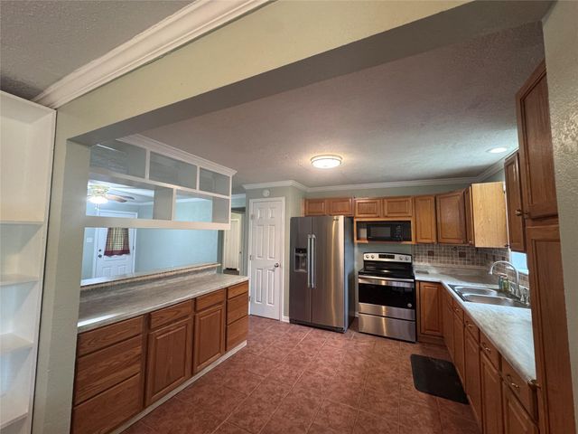 141 Hogan, Livingston, TX 77351
