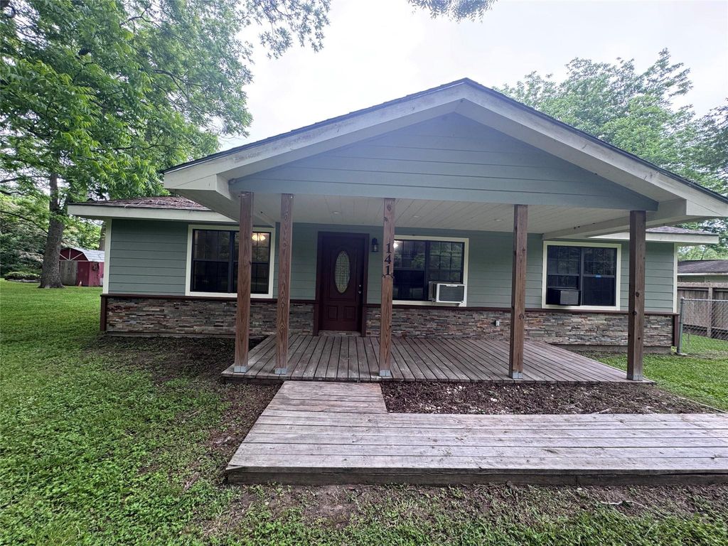 141 Hogan, Livingston, TX 77351