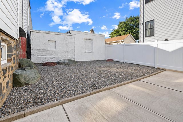 6805 NEWKIRK AVE, North Bergen, NJ 07047