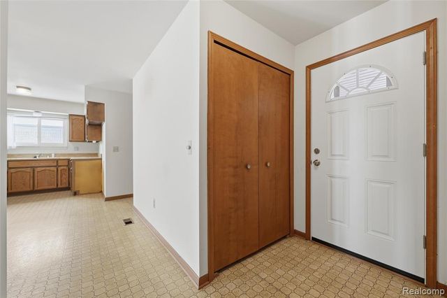 15180 Raphael Terrace, Warren, MI 48088