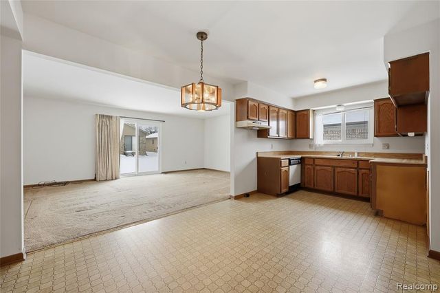 15180 Raphael Terrace, Warren, MI 48088