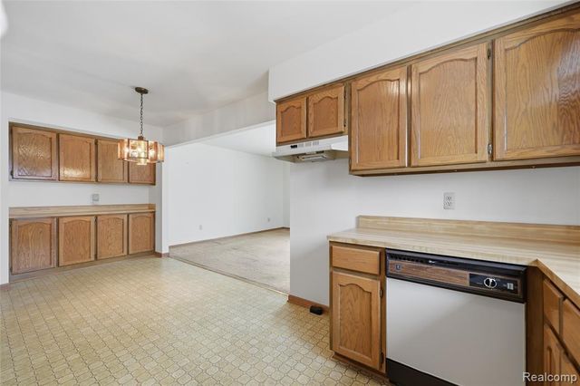 15180 Raphael Terrace, Warren, MI 48088