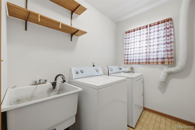 15180 Raphael Terrace, Warren, MI 48088