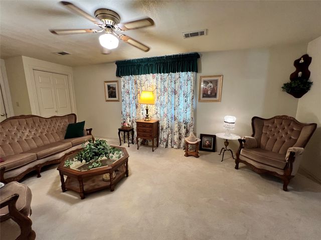 104 E Little Street, Hamilton, TX 76531