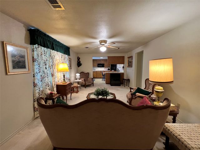 104 E Little Street, Hamilton, TX 76531