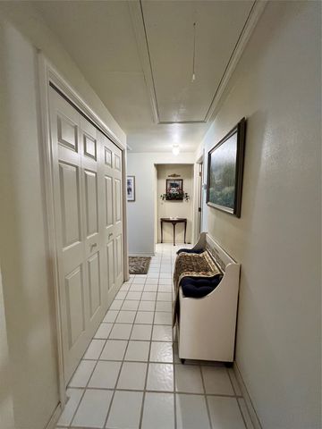 104 E Little Street, Hamilton, TX 76531