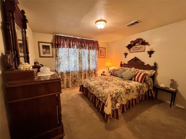 104 E Little Street, Hamilton, TX 76531