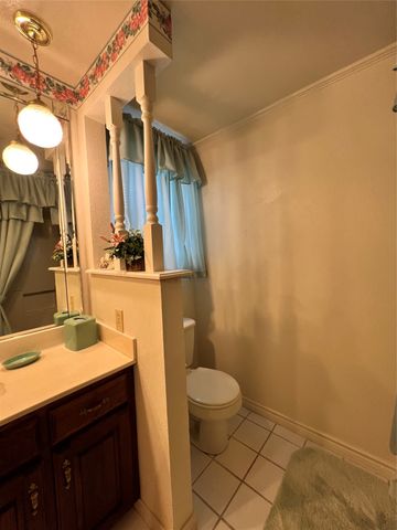 104 E Little Street, Hamilton, TX 76531