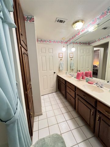 104 E Little Street, Hamilton, TX 76531