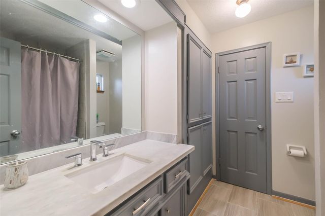 6906 Pebble Beach Drive, Houston, TX 77069