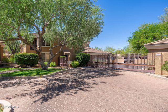 1411 E Orangewood Avenue 105, Phoenix, AZ 85020