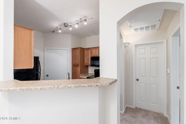 1411 E Orangewood Avenue 105, Phoenix, AZ 85020