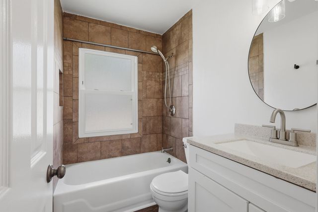2319 Pinehurst Drive, Bettendorf, IA 52722