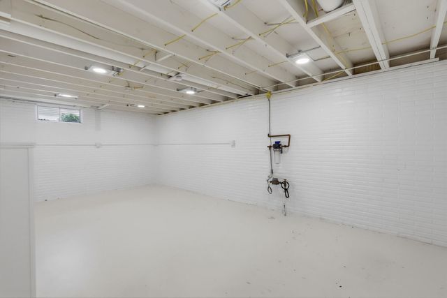 2319 Pinehurst Drive, Bettendorf, IA 52722