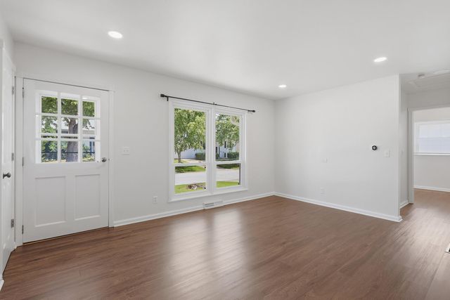 2319 Pinehurst Drive, Bettendorf, IA 52722