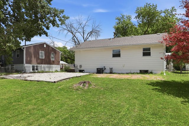 2319 Pinehurst Drive, Bettendorf, IA 52722