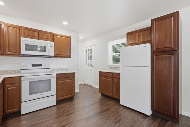 2319 Pinehurst Drive, Bettendorf, IA 52722