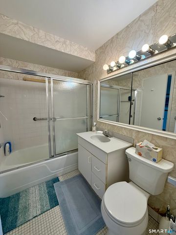 1 Strawberry Hill Court 10H, Stamford, CT 06902