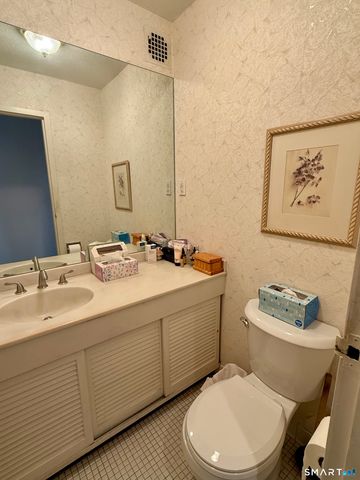 1 Strawberry Hill Court 10H, Stamford, CT 06902