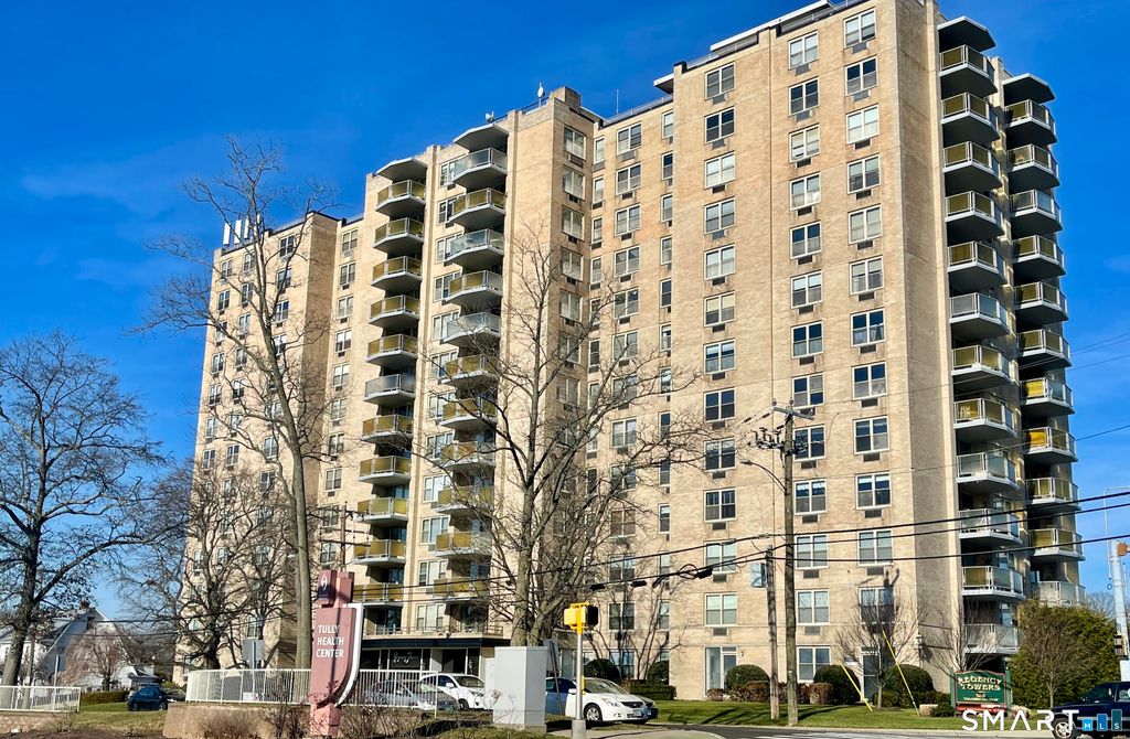 1 Strawberry Hill Court 10H, Stamford, CT 06902