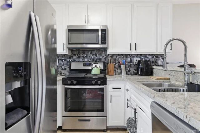 18530 Hatteras Street 337, Tarzana, CA 91356