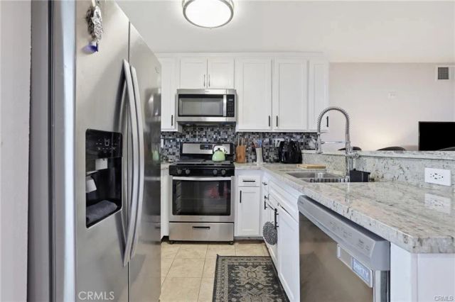 18530 Hatteras Street 337, Tarzana, CA 91356